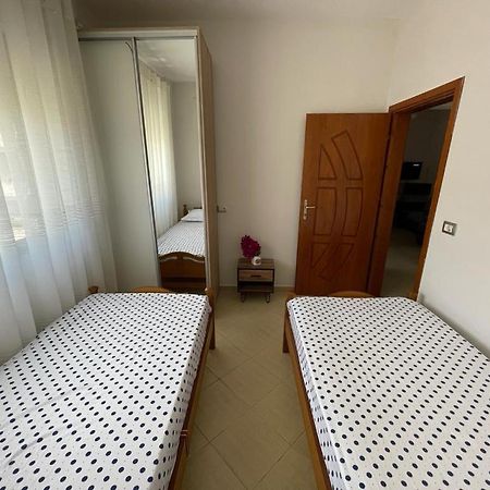 Near By The Sea Apartment ساراندا المظهر الخارجي الصورة